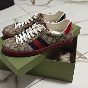 Men's Size 8 UK Gucci Ace GG supreme Red Edition.